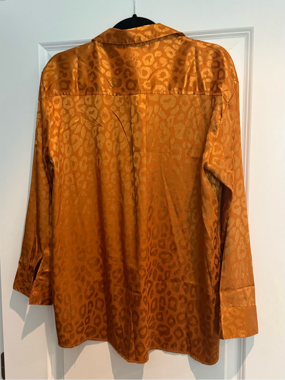 Umgee Satin Leopard Jacquard Button-Down Shirt in Burnt Orange - Picture 4 of 4